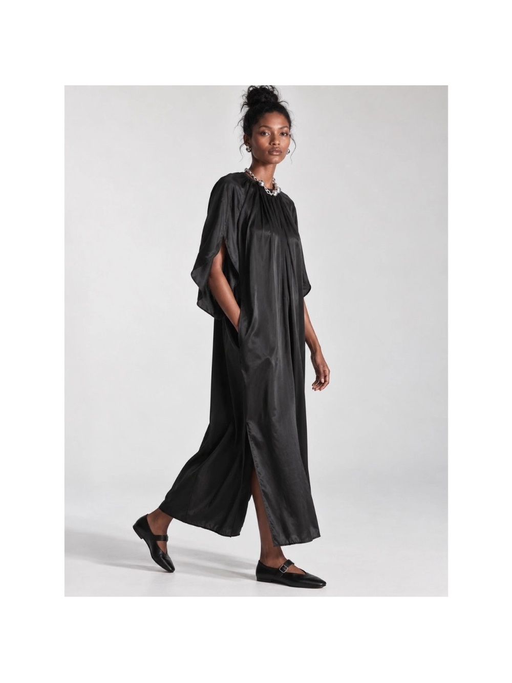 COS, the oversized minimalist pleated dress!